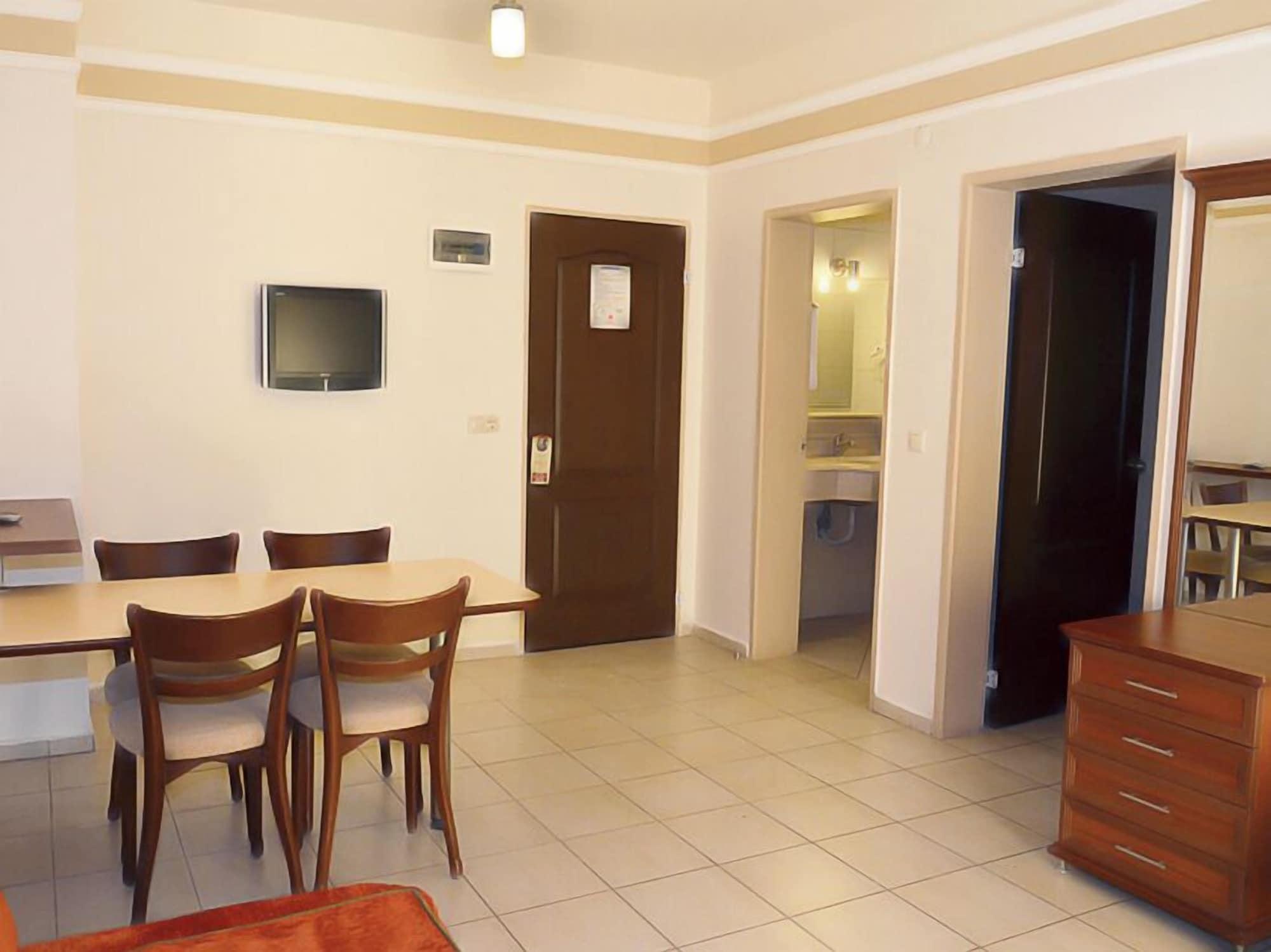 מרמריס Julian Forest Suites מראה חיצוני תמונה