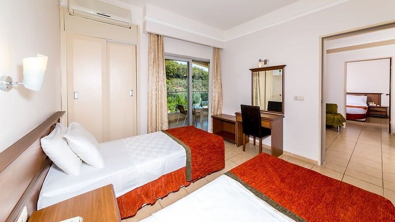 מרמריס Julian Forest Suites מראה חיצוני תמונה