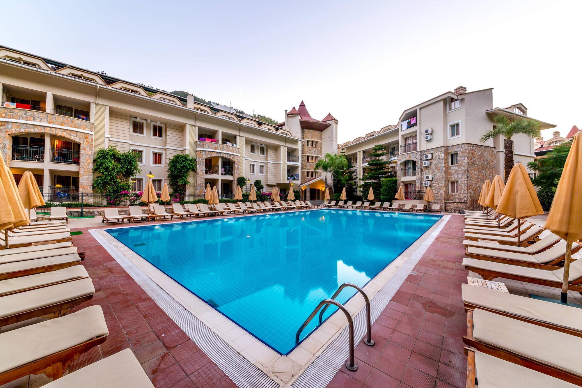 מרמריס Julian Forest Suites מראה חיצוני תמונה