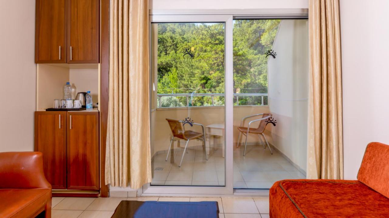 מרמריס Julian Forest Suites מראה חיצוני תמונה